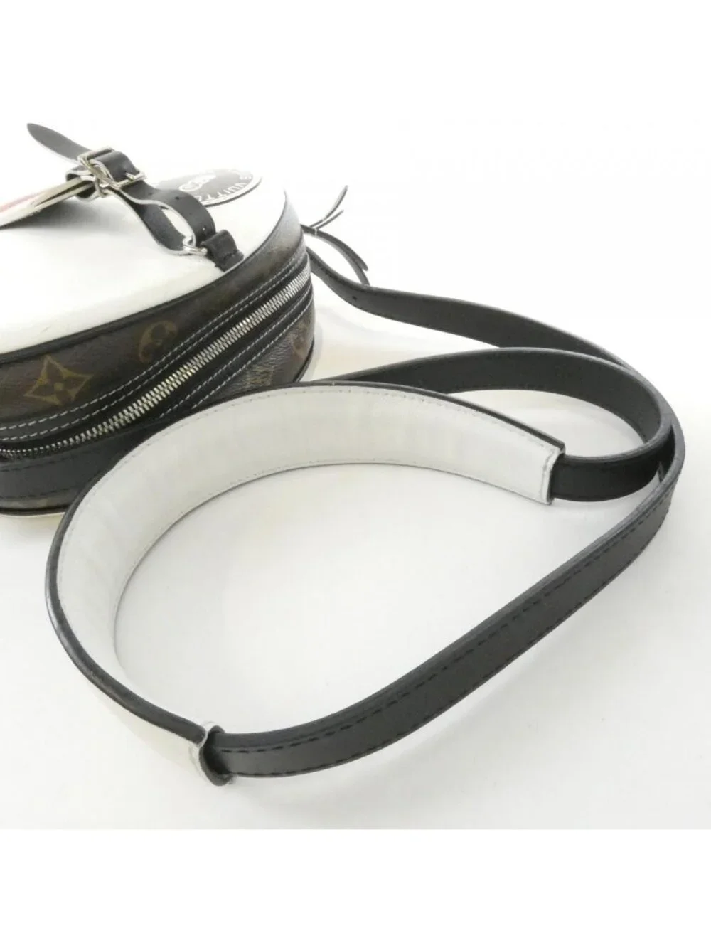 Louis Vuitton Boite Chapeau Souple Shoulder Bag